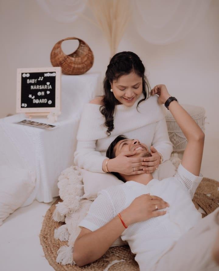 Maternity photoshoot in ranchi